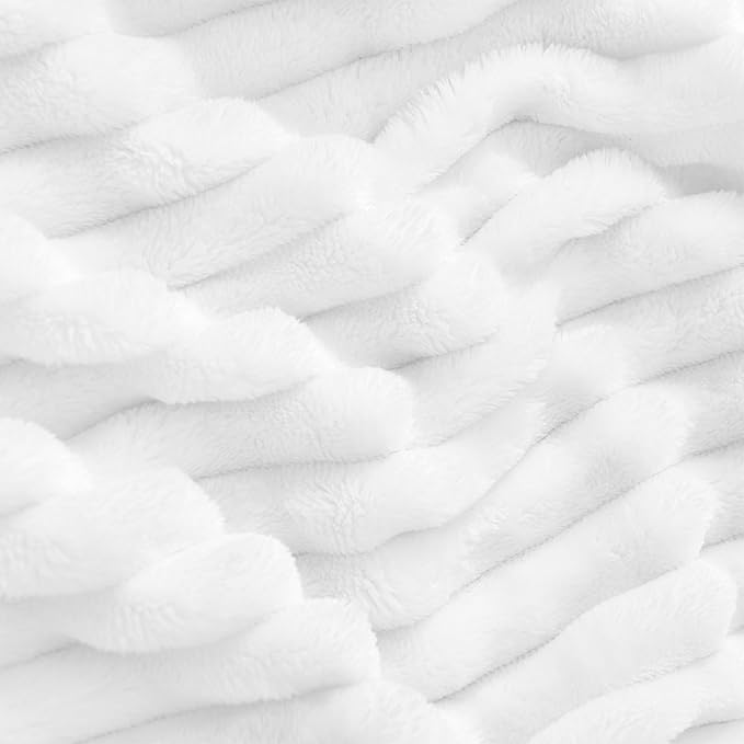 BEDELITE Fleece Blanket King Size – 3D Ribbed Jacquard Soft and Warm Decorative Fuzzy Blankets – Cozy, Fluffy, Plush Lightweight Throw Blankets for Couch, Bed, Sofa(White, 108x90 inches)