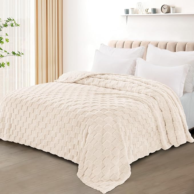 Exclusivo Mezcla Twin Size Flannel Fleece Blanket, Super Soft and Warm Lightweight Checkered Pattern Blankets for All Seasons, 60x80 Inches, Ivory
