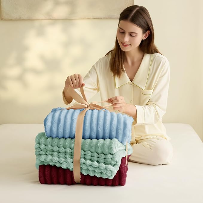 HIMEET Sage Green Ribbed Twin Blanket for Bed - 300GSM Lightweight Soft Fleece Blanket for Women, Blankets Graduation Birthday Gifts, Striped Spring Home School Dorm Decor, Sage Green, 60x80 Inches