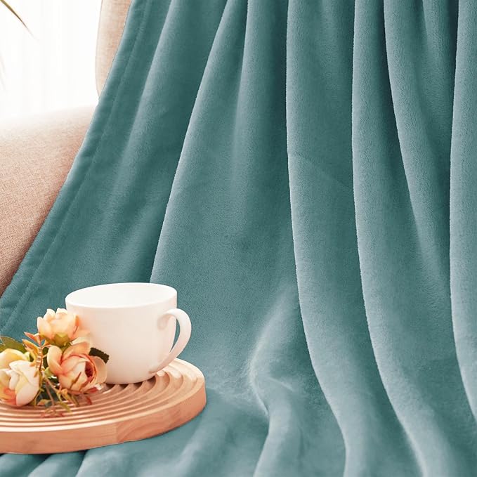 Exclusivo Mezcla Fleece Blanket King Size for Bed, Super Soft and Warm, All Season, Cozy, Plush, Lightweight, 90x104 Inches, Celadon