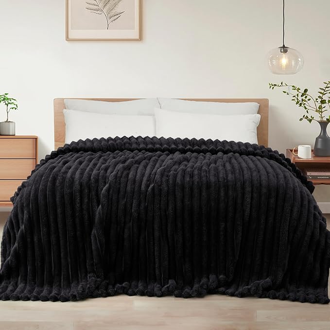 Exclusivo Mezcla King Size Flannel Fleece Blanket, Super Soft Striped Jacquard Bed Blanket, Lightweight Fuzzy Cozy for All Seasons, 90x104 Inches, Black