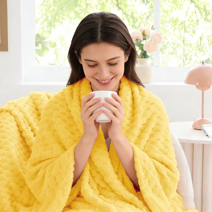 BEDELITE Fleece Blanket - 3D Jacquard Decorative Light Yellow Throw Blankets for Couch & Bed, Soft and Cozy Warm Plush Fluffy Blanket All Seasons Suitable, 50x60Inches