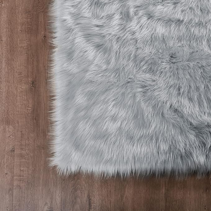 Goolela Grey Round Rug 4ft Fluffy Circle Fuzzy Furry Carpet for Bedroom Bedside Living Room Faux Sheepskin Fur Plush