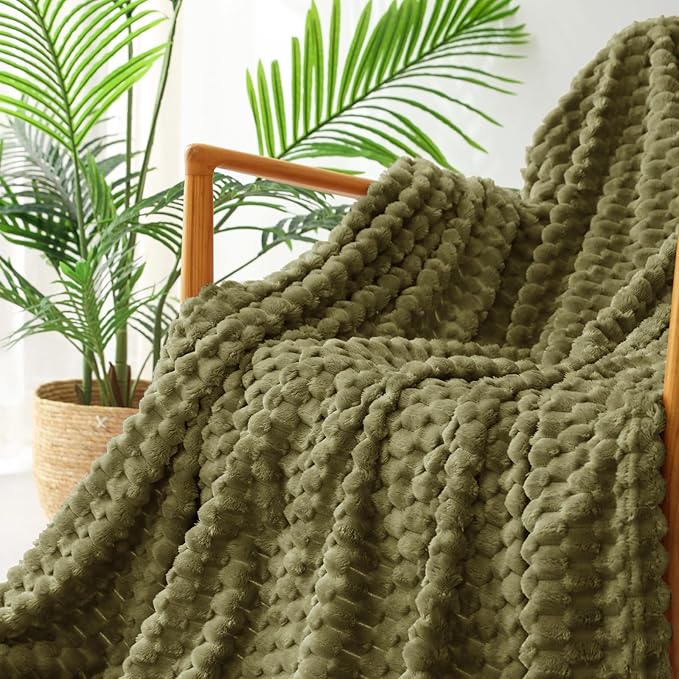 Exclusivo Mezcla Fleece Queen Blanket for Bed, Extra Large Fuzzy Olive Green Bed Blankets, Soft Cozy Plush Sofa Throws for All Seasons, 90x90 Inches