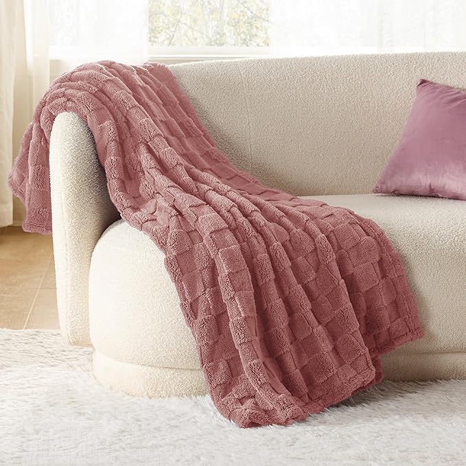 Bedsure GentleSoft Dusty Pink Throw Blanket for Couch - Checkered Fleece Blankets Gifts for Women Kids Girls, Cute Soft Cozy Throw for Bedroom Home Decor Gifts, 50x60 Inches