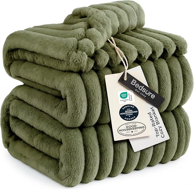 Bedsure GentleSoft California King Size Blanket for Couch - Cozy Soft Blankets for Women, Cute Small Fleece Throws for Girls, Birthday Gifts for Women, Moss, 102x96 Inches